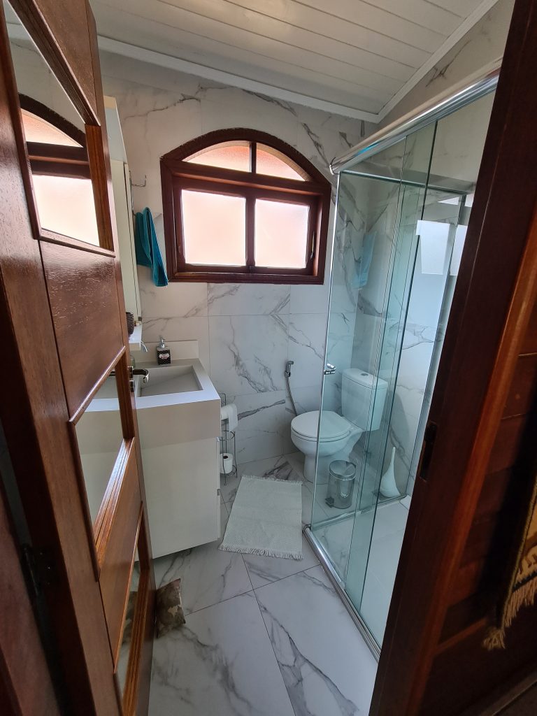 Linda casa  totalmente conservada e  reformada