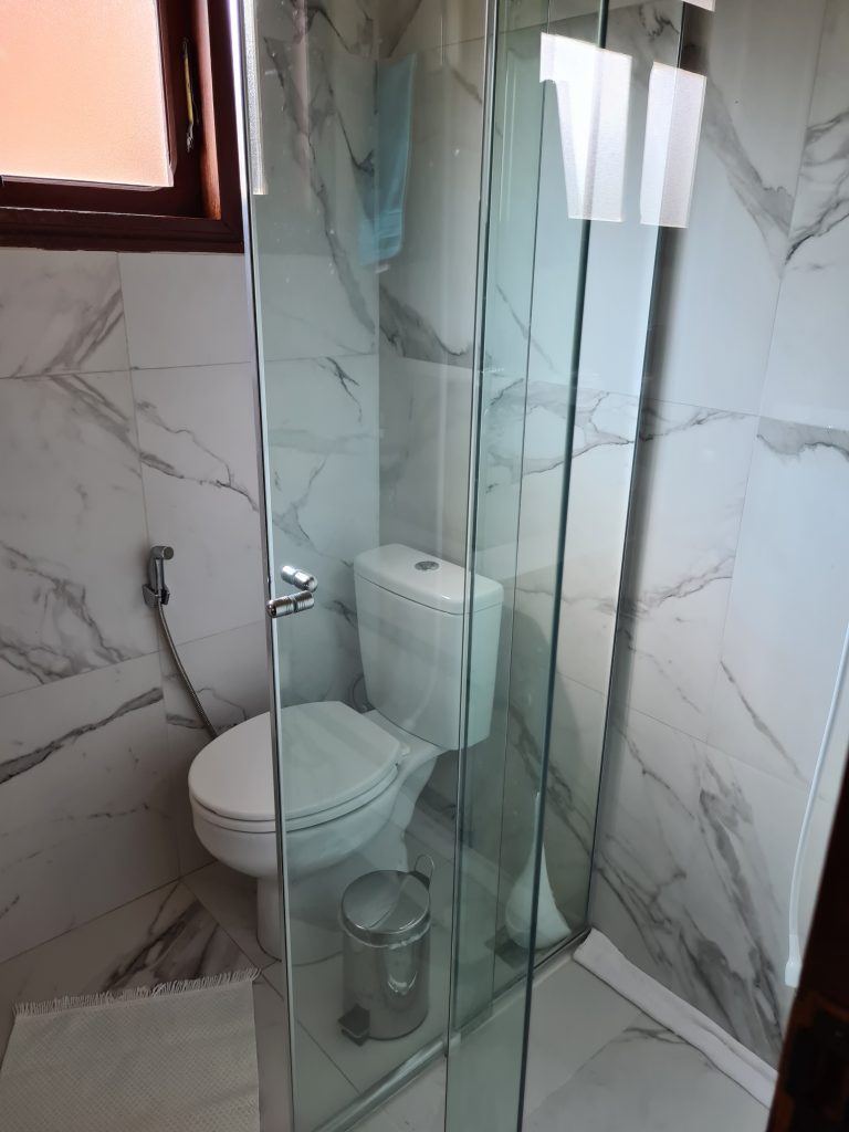 Linda casa  totalmente conservada e  reformada