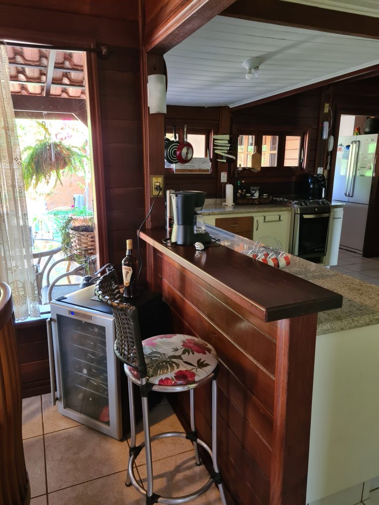 Linda casa  totalmente conservada e  reformada