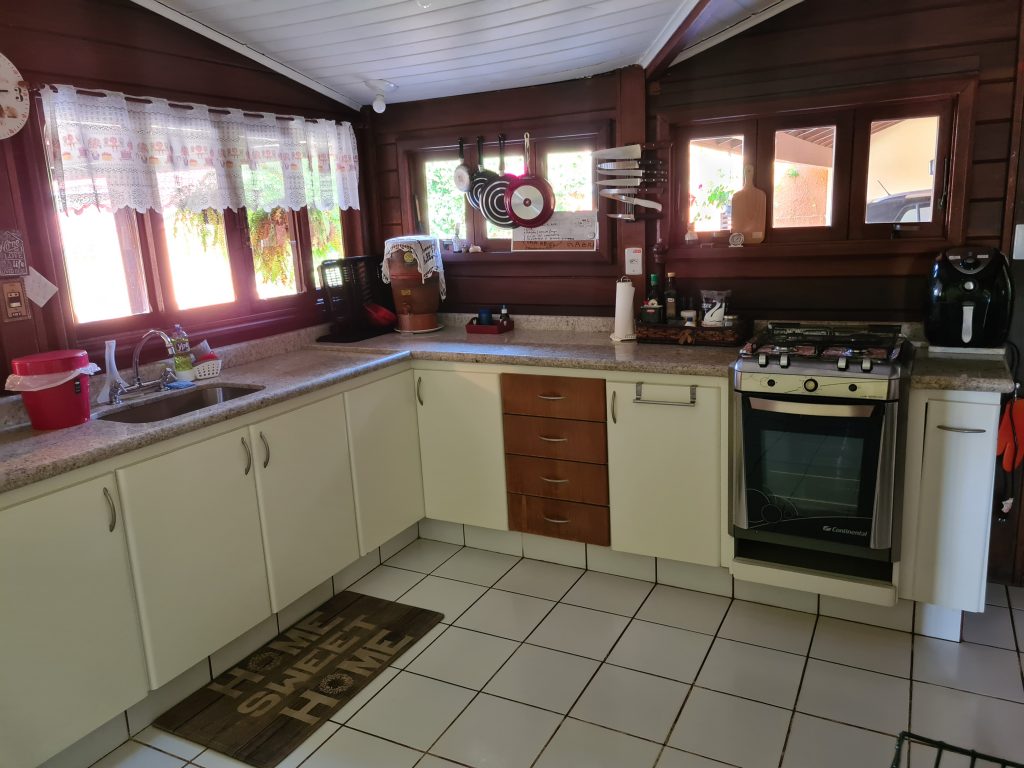 Linda casa  totalmente conservada e  reformada