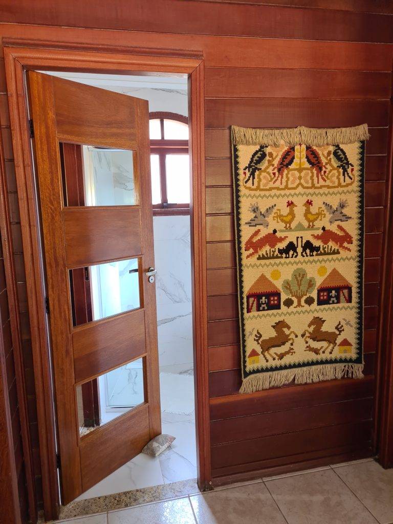 Linda casa  totalmente conservada e  reformada