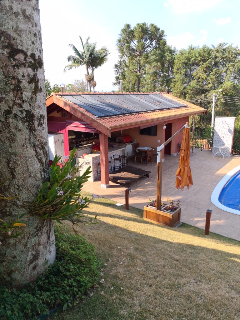 Linda casa  totalmente conservada e  reformada