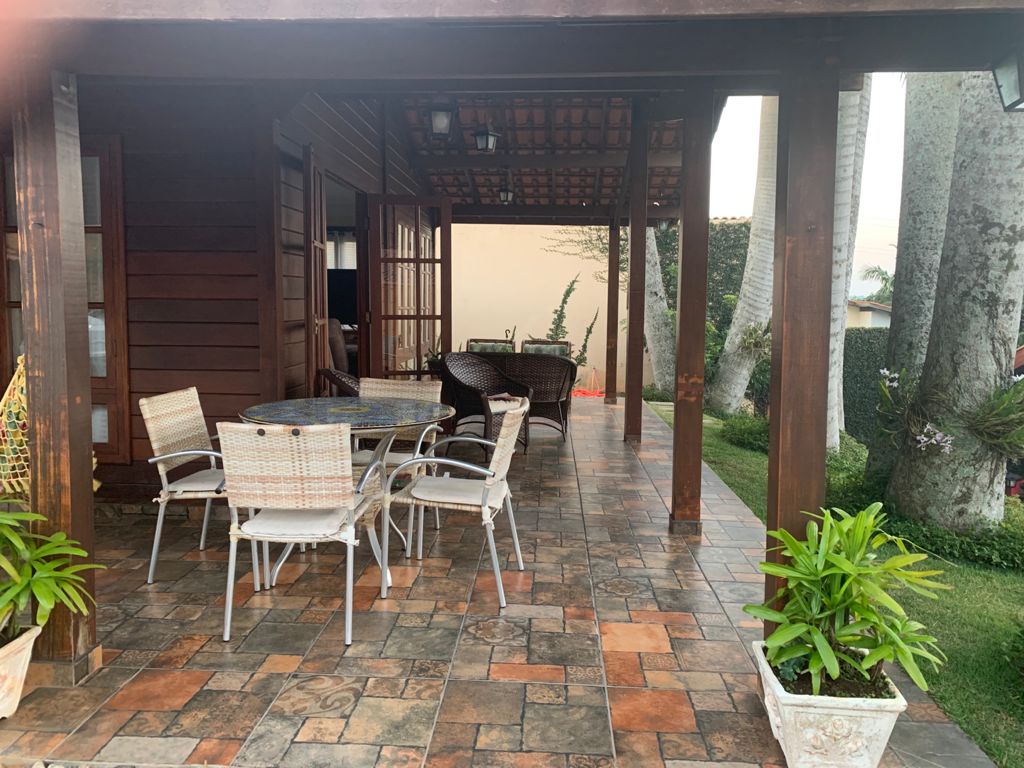 Linda casa  totalmente conservada e  reformada